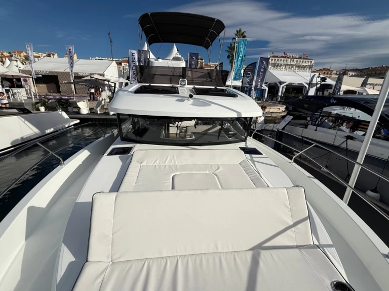 Wynajmij Motorówka z lub bez skippera Bénéteau w Split