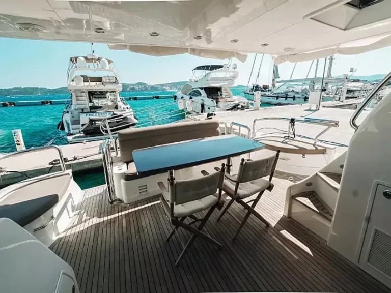 Wynajmij Elegance Yachts Elegance 60 Fly w Drage