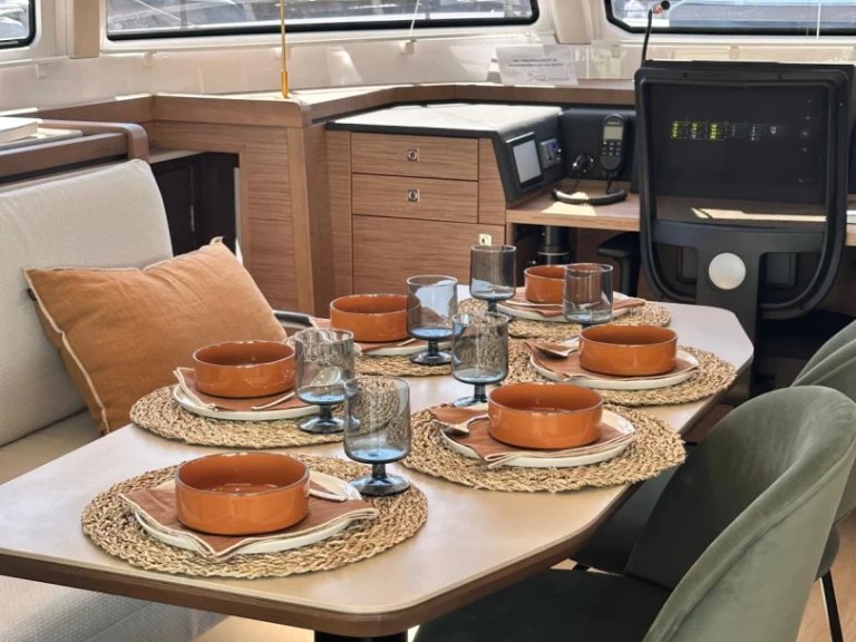 Wynajmij Katamaran z lub bez skippera Nautitech w Lavrio