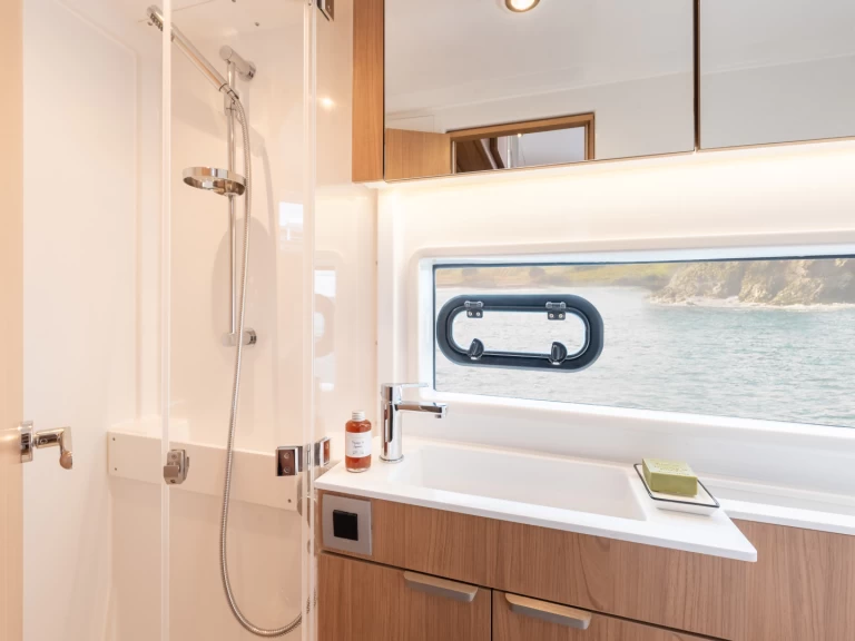 Bali Bali Catsmart między profesjonalistami a osobami prywatnymi w Pula