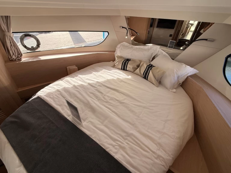 Wynajem łodzi Split tanio Swift Trawler 37 Fly