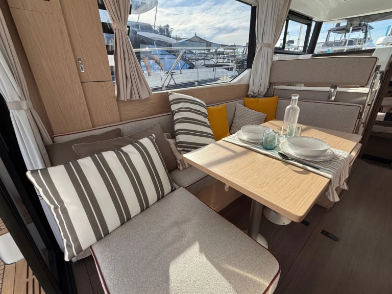 Wynajem Motorówka w Split - Bénéteau Swift Trawler 37 Fly