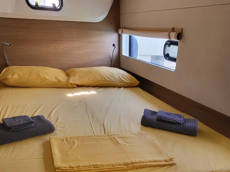 Wynajmij Katamaran z lub bez skippera Bali w Golfo Aranci