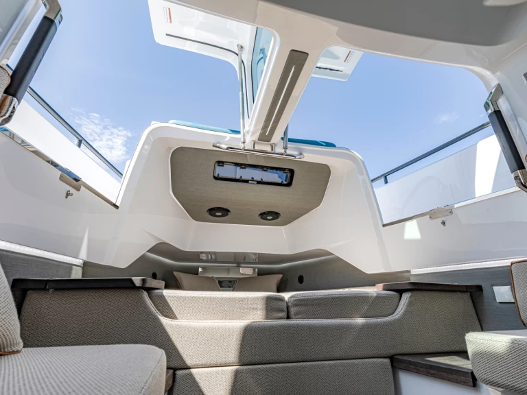 Wynajem Motorówka Axopar z patentem 