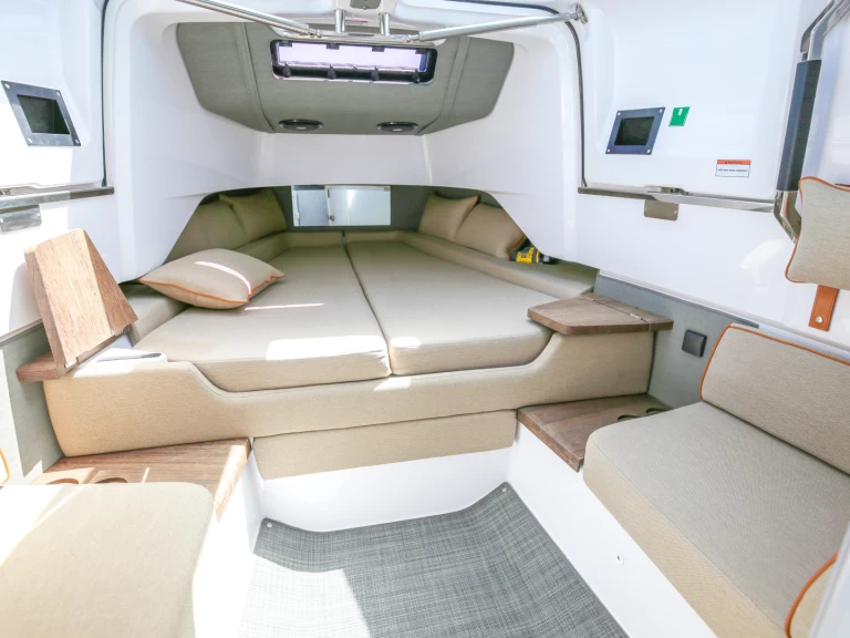 Wynajmij Axopar Axopar 37 XC Cross Cabin w Erétria