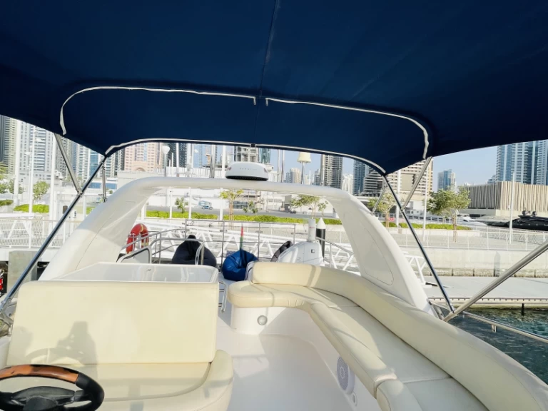 Wynajem łodzi Dubai Marina tanio MAJESTY 50