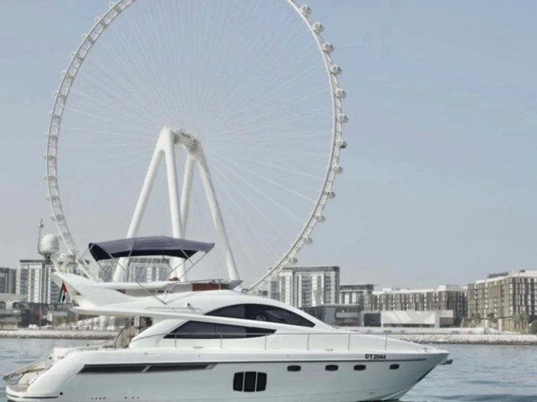 Wynajmij PHANTOM Phantom, 52  w Dubai Marina