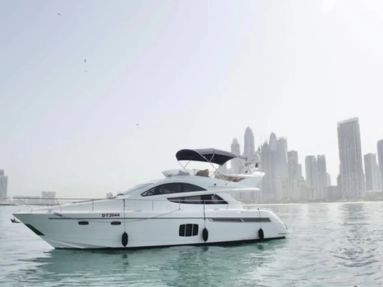 Wynajem Luksusowy jacht w Dubai Marina - PHANTOM Phantom, 52 