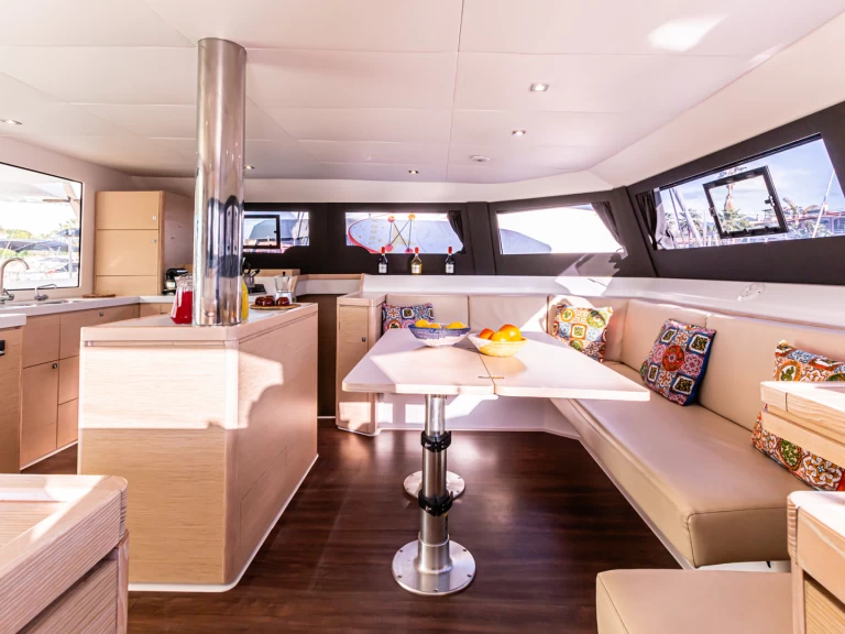 Wynajmij Dufour Dufour Catamarans 48 Sail w Palermo