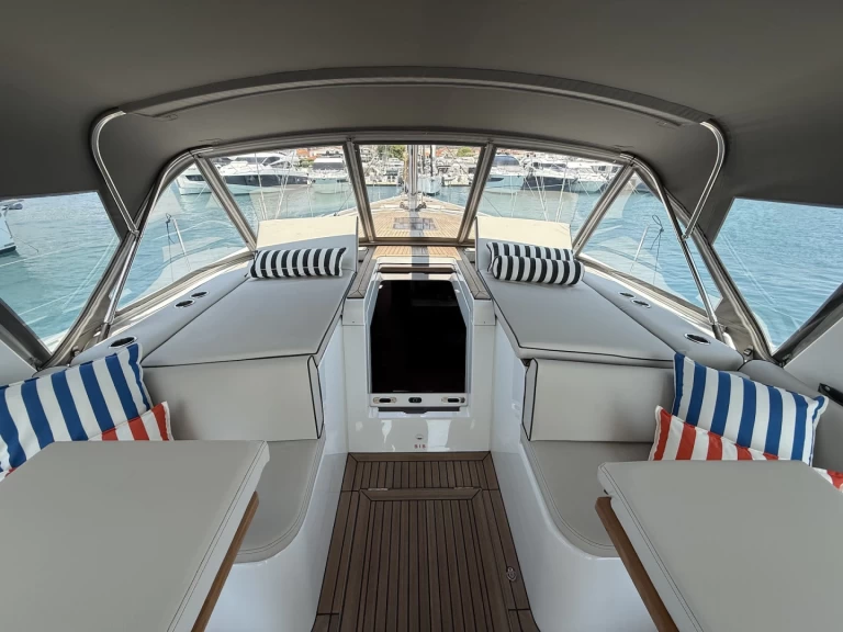 Żaglowiec do wynajmu w Donji Seget w najlepszej cenie