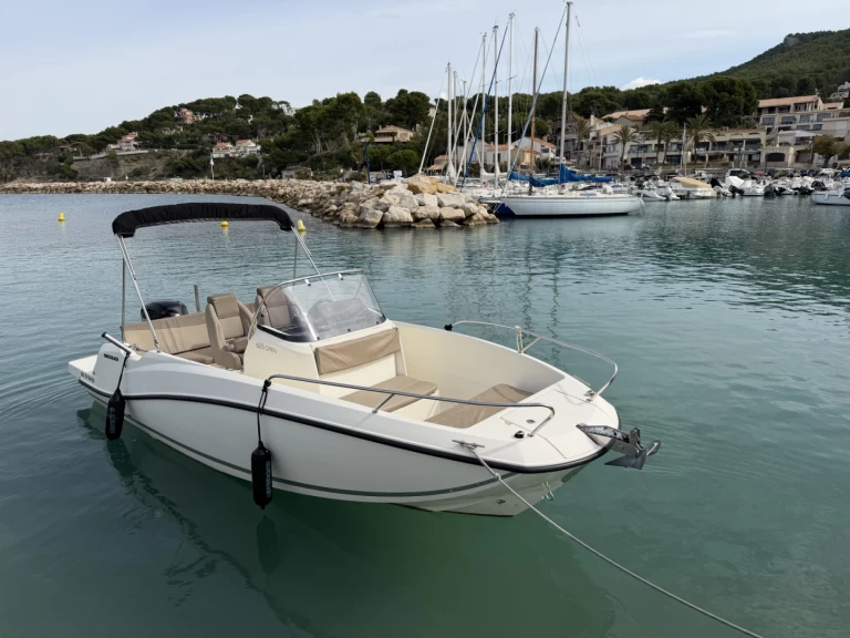 Wynajmij Quicksilver Activ 605 Open w La Madrague