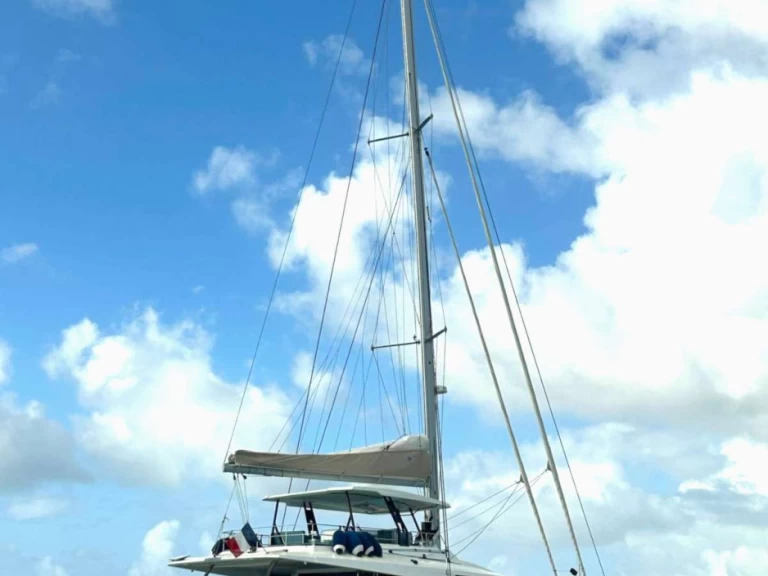 Wynajmij Fountaine Pajot The Blue Dream w Korsyka