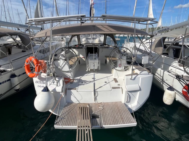 Wynajmij Jeanneau Sun Odyssey 509 w Sukosan