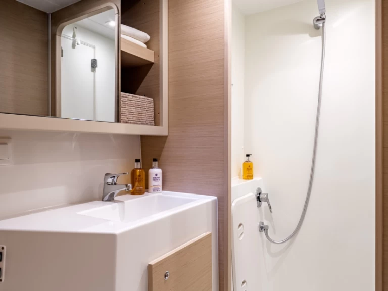 Wynajem Katamaran w Olbia - Lagoon Lagoon 42