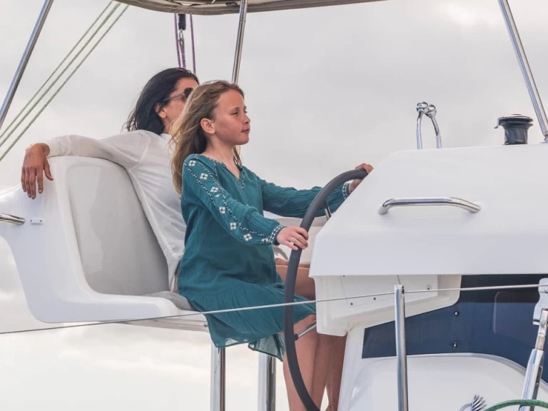 Lagoon Lagoon 38 między profesjonalistami a osobami prywatnymi w Kaštela