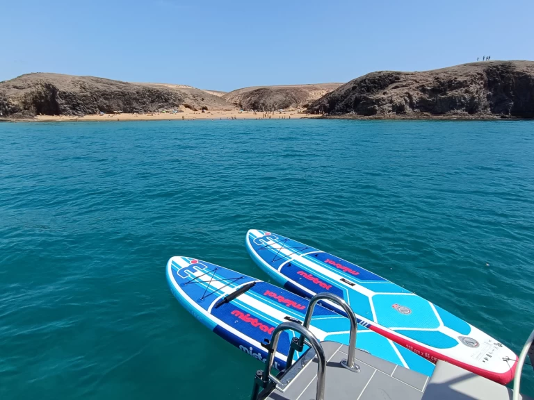 Sea Ray Sea Ray 390 Express Cruiser między profesjonalistami a osobami prywatnymi w Playa Blanca