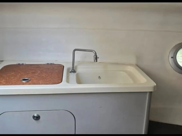 Motorówka do wynajmu w Port de Cannes Marina w najlepszej cenie