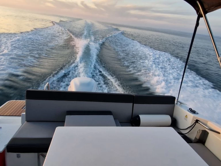 Motorówka do wynajmu w Pula w najlepszej cenie