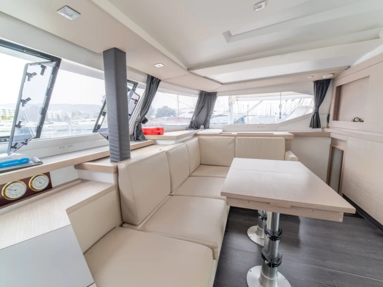 Wynajmij Fountaine Pajot Astrea 42 w Gouvia