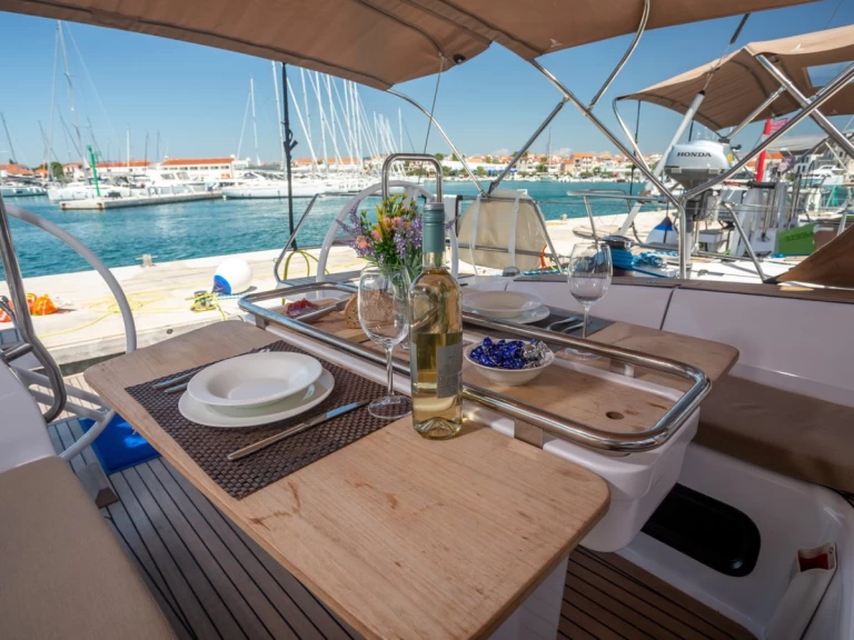 Wynajmij Elan Impression 45 w Split