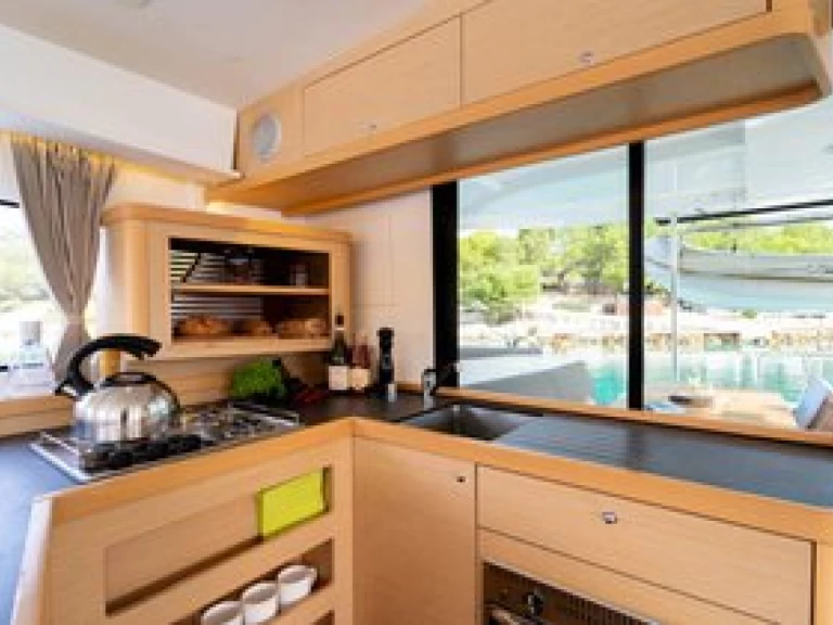 Lagoon Lagoon 42 między profesjonalistami a osobami prywatnymi w Key West