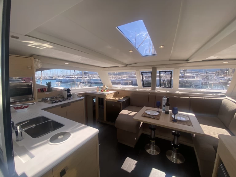 Wynajmij Fountaine Pajot Isla 40 w Lefkáda