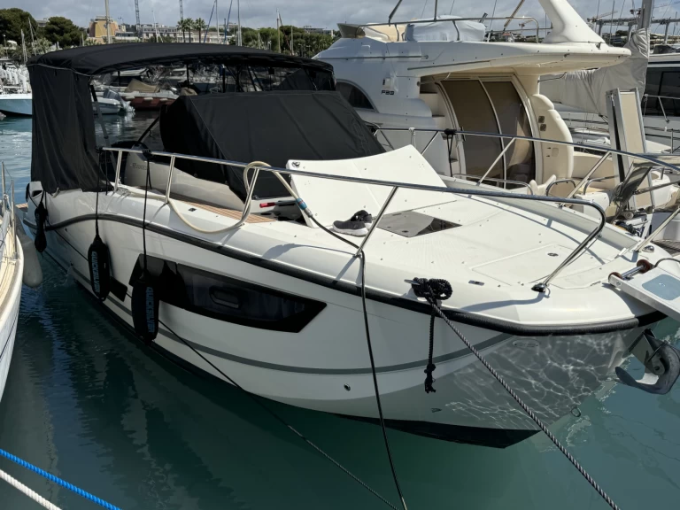 Wynajmij Quicksilver Activ 875 Sundeck w Saint-Laurent-du-Var
