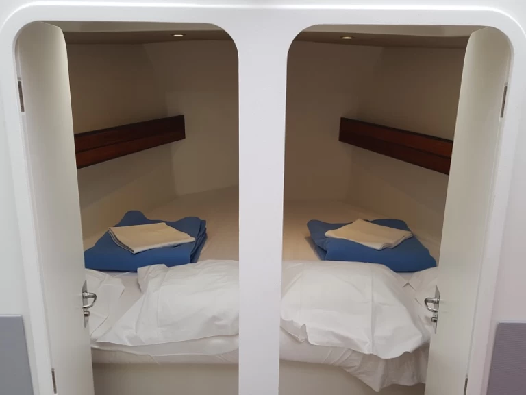 Wynajem łodzi Port-Haliguen tanio RM 1270