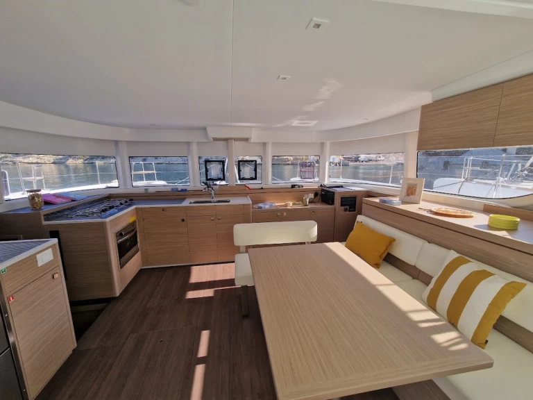 Wynajem Katamaran w Bas du Fort - Lagoon Lagoon 43