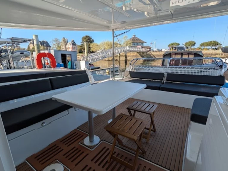 Wynajem łodzi Lagoon Lagoon 43 w Bas du Fort na SamBoat 