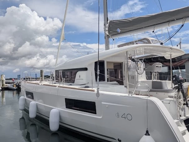 Wynajem Katamaran w Bas du Fort - Lagoon Lagoon 40