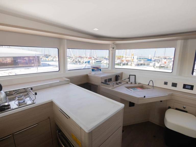 Katamaran do wynajmu w Bas du Fort w najlepszej cenie