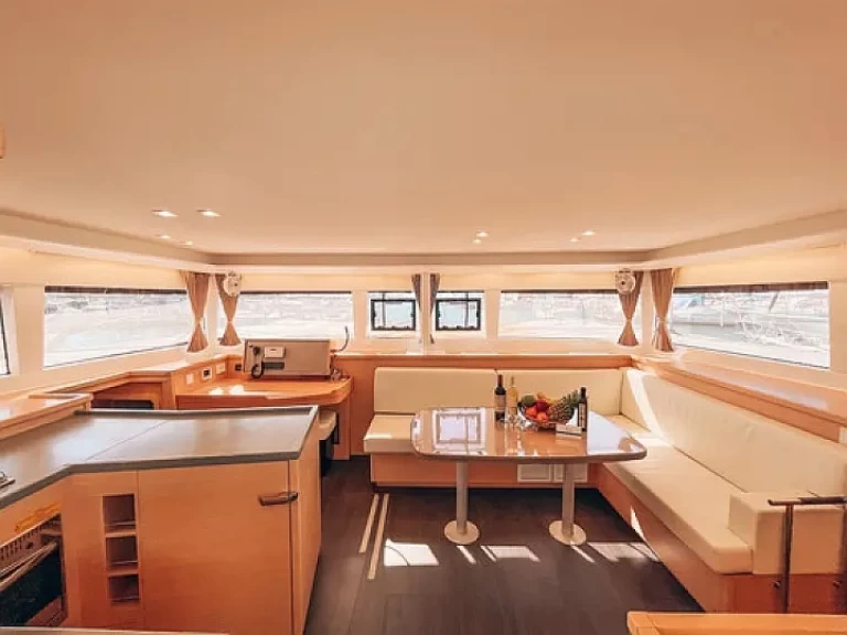 Wynajem łodzi Lagoon Lagoon 450 Sport Top w Alimos na SamBoat 