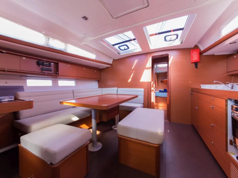 Wynajem Żaglowiec Dufour z patentem 