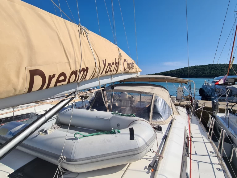 Wynajmij Dufour Dufour 520 Grand Large w Kotor