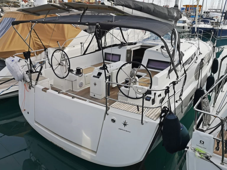 Jeanneau Sun Odyssey 440 - 4 cabine - 2 bagni między profesjonalistami a osobami prywatnymi w Castiglioncello