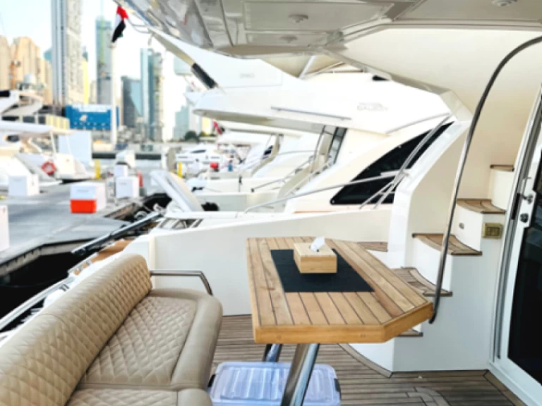 Wynajem łodzi Gulf Craft - Majesty Yachts Majesty 44 w Dubai Marina na SamBoat 