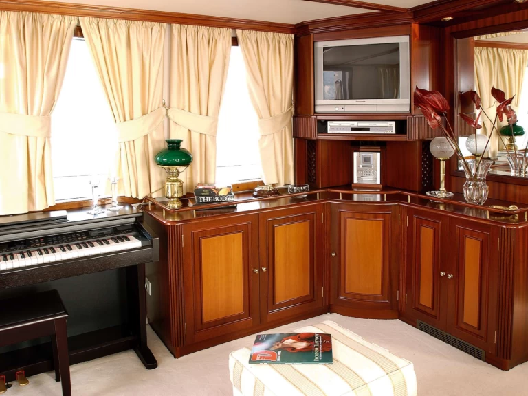 Wynajmij Custom LIANA H w Grecja