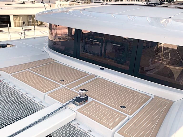 Wynajem Katamaran Lagoon z patentem 