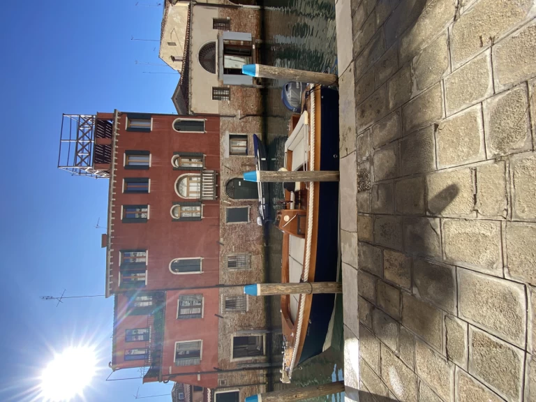 Montisola Archetti Easy 600 między profesjonalistami a osobami prywatnymi w Venice