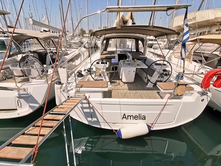 Wynajmij Bénéteau Oceanis 51.1 w Alimos