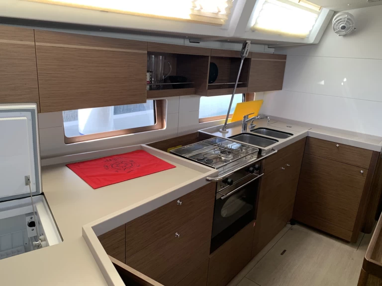 Wynajmij Żaglowiec z lub bez skippera Bénéteau w Perigiali