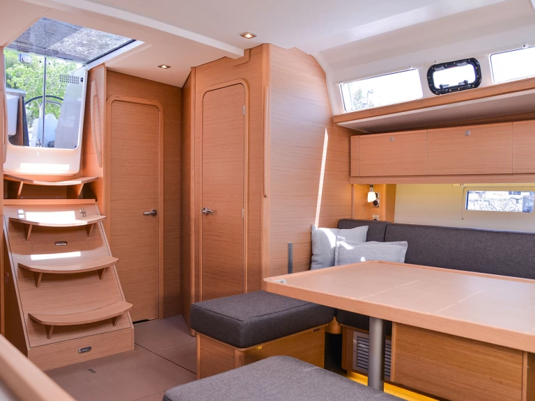 Wynajem Żaglowiec Dufour z patentem 