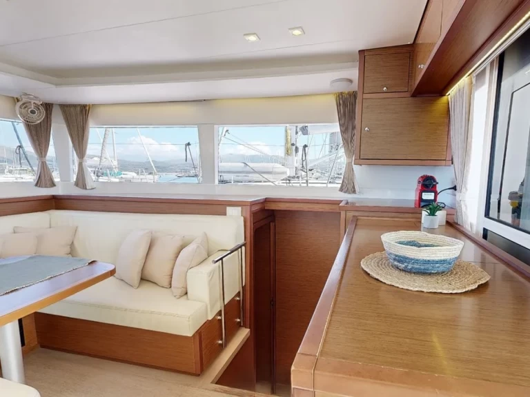 Wynajmij Katamaran z lub bez skippera Lagoon w Perigiali