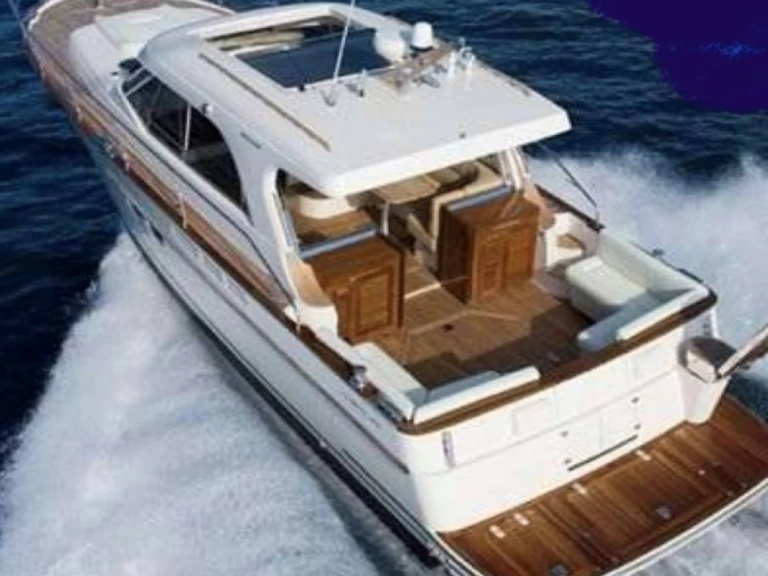 Wynajem Motorówka Arcoa z patentem 