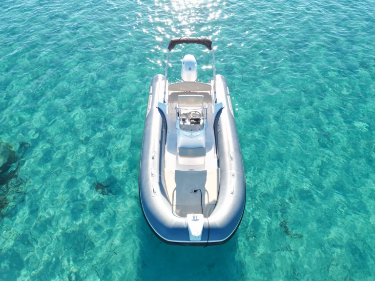 Capelli Capelli 626 Luxe między profesjonalistami a osobami prywatnymi w Porto-Vecchio