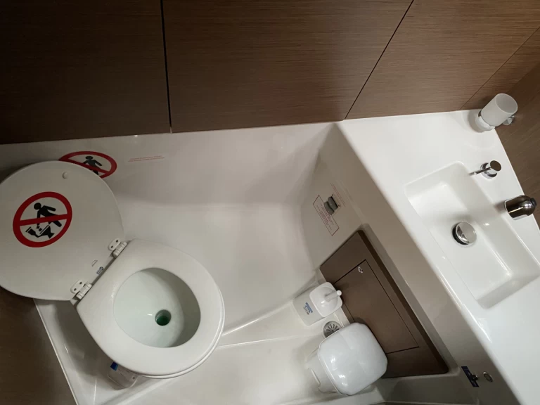 Bénéteau Oceanis 40.1 między profesjonalistami a osobami prywatnymi w Alimos