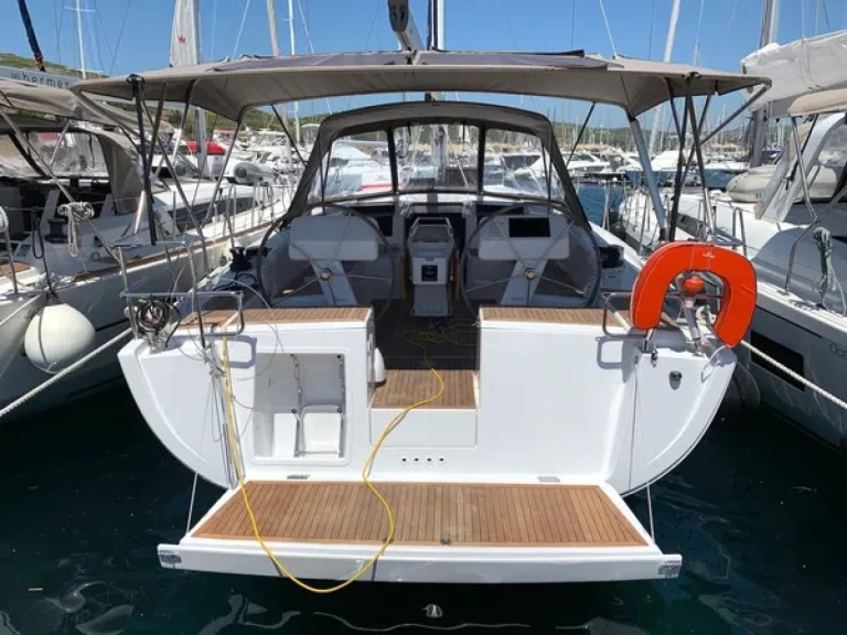 Wynajmij Hanse Hanse 458 w Perigiali