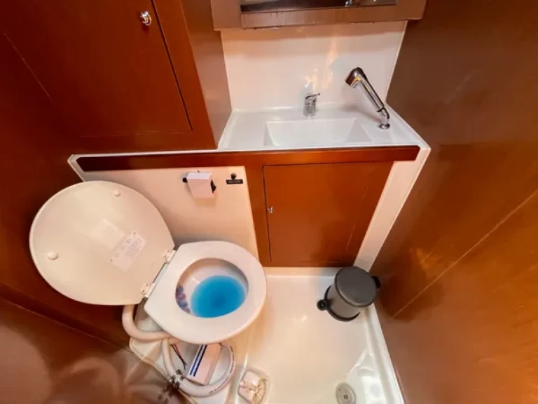 Wynajmij Bénéteau Oceanis 41.1 w Perigiali