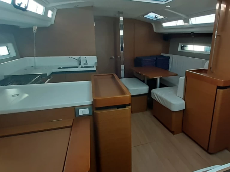 Wynajem łodzi Jeanneau Sun Odyssey 440 w Olbia na SamBoat 